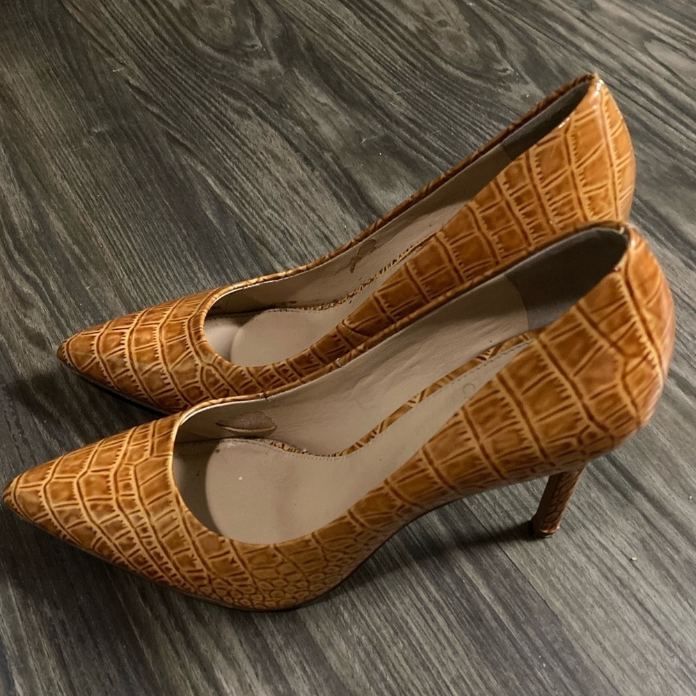 Vince Camuto Croc-Embossed Tan Pointed-Toe Pumps